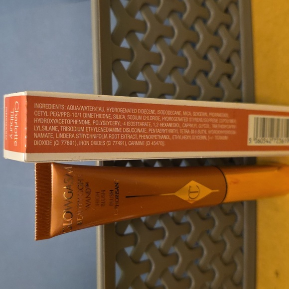 Charlotte Tilbury Beauty Highlighter Wand PINKGASM/PINK HIGHLIGHT. BNIB - Picture 4 of 5